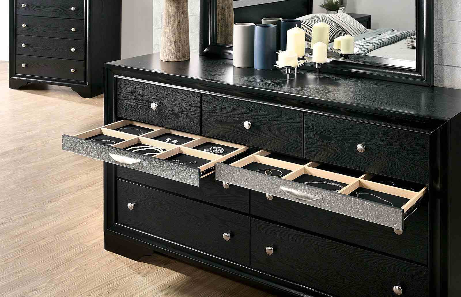 Chrissy - Dresser, Black