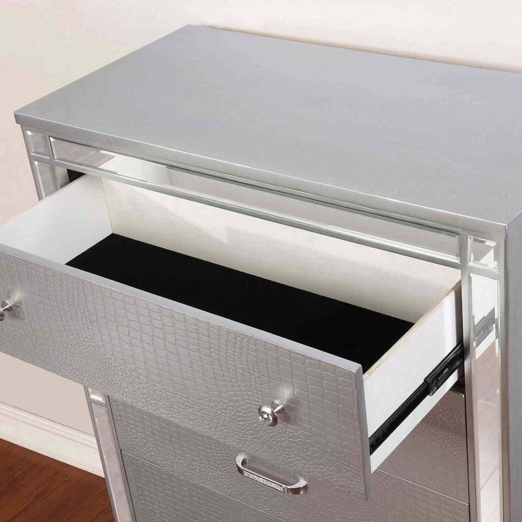 Brachium - Chest, Silver