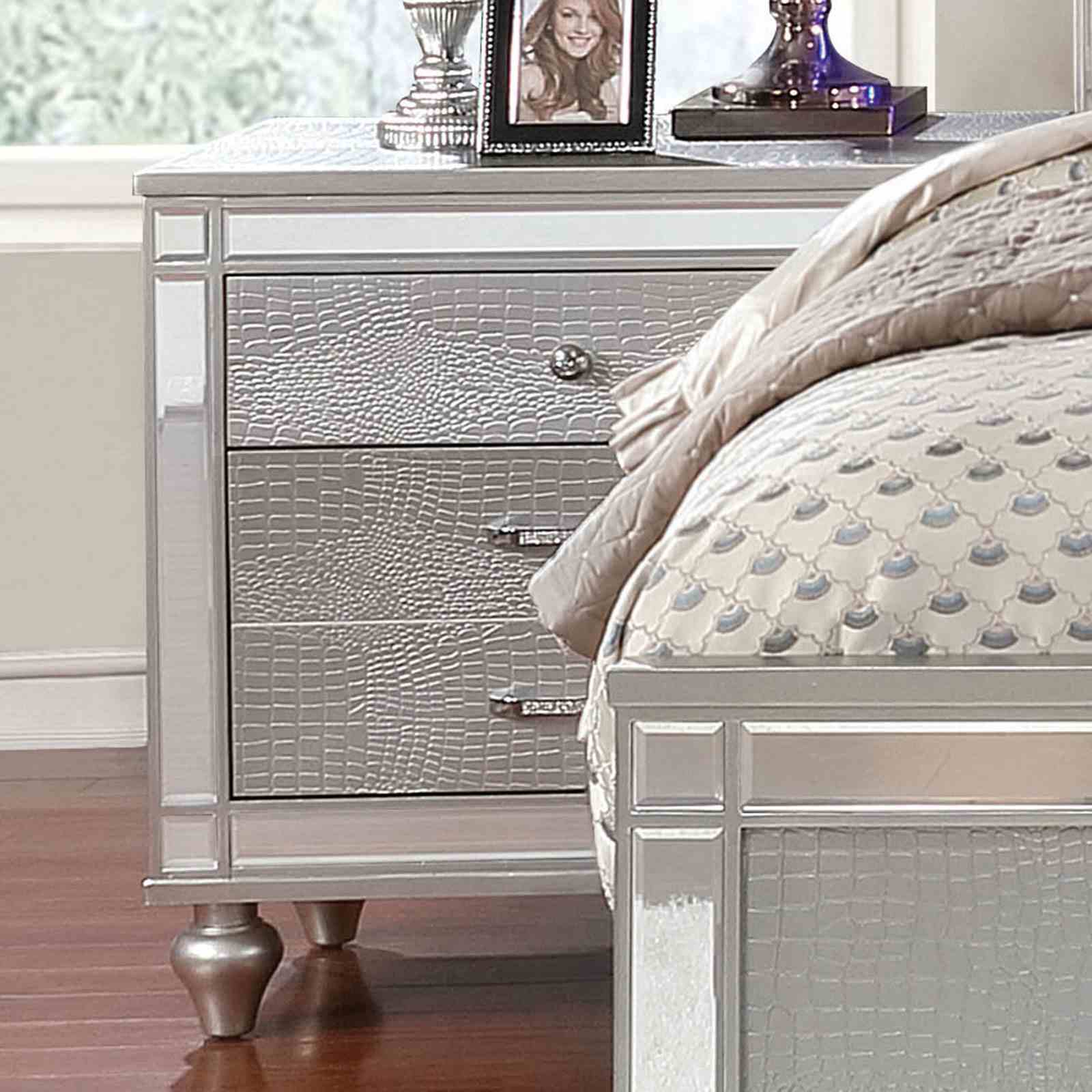 Brachium - Nightstand, Silver
