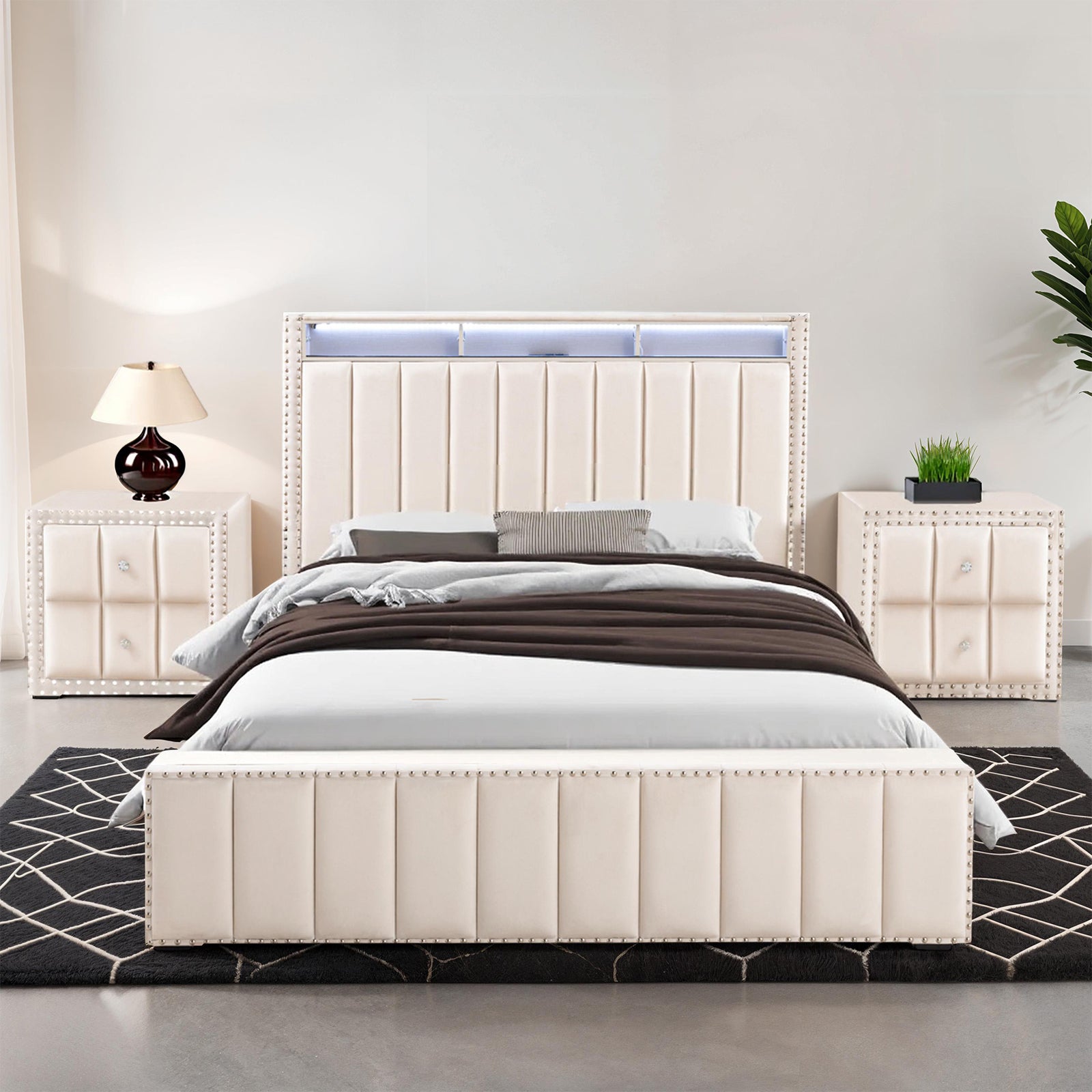 Farese - Queen Bed W/ 2 Nightstands